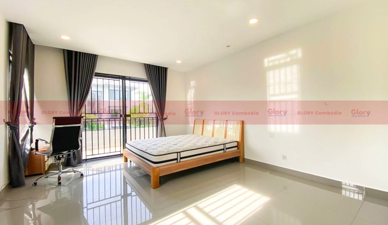 5-Bedrooms-Queen-A-Villa-for-Lease-in-Borey-Chip-Mong-Land-598-Img7